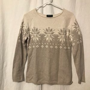 Eddie Bauer snowflake sweater size M
